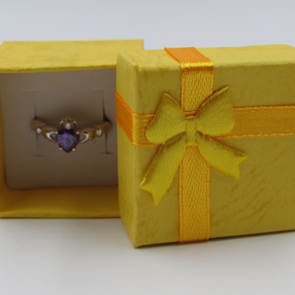 Sterling Silver Purple Heart CZ Diamond Irish Ring - Picture 5 of 5